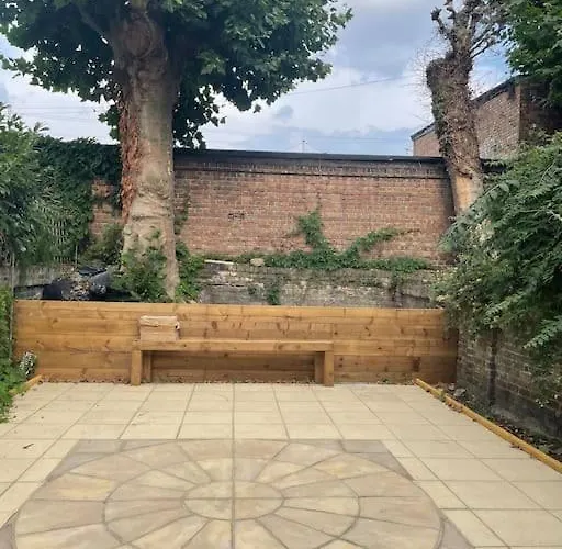 West London Stunning Garden Flat - Period Features