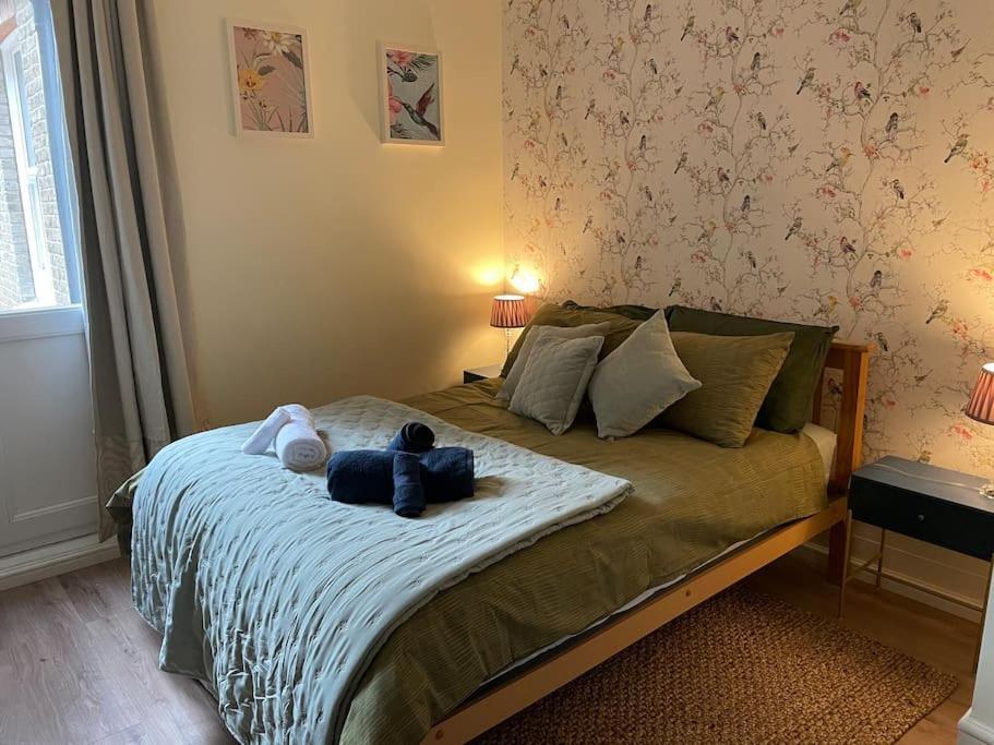West Stunning Garden Flat - Period Features Apartment *