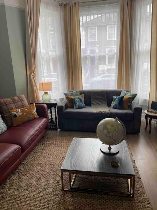 West Stunning Garden Flat - Period Features Appartement